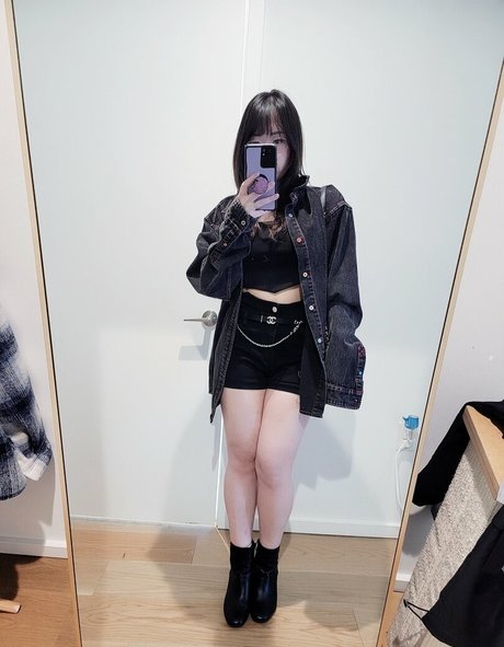 曲線美のティーンズOnlyFans ポルノ 画像