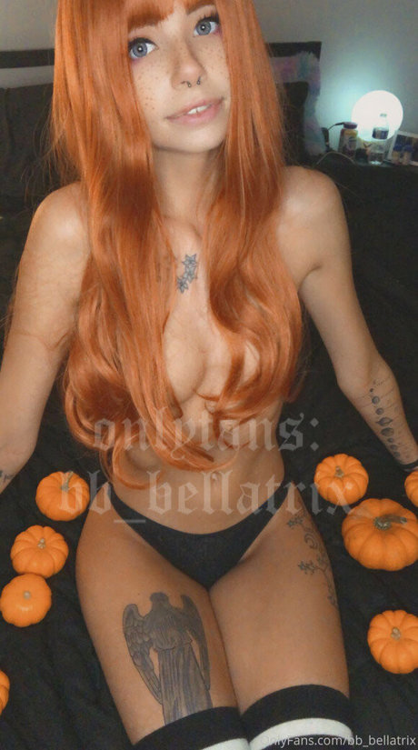 ニューハーフ POV OnlyFans アートヌード 写真