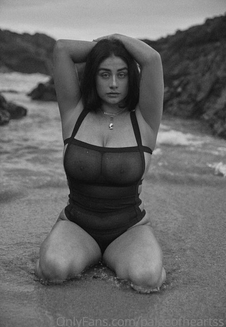 Paige Mary Grace 裸のモデル ギャラリー