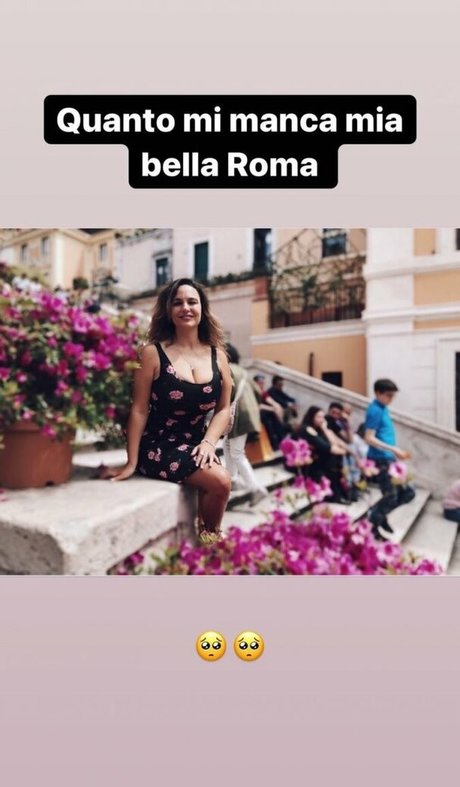 黒のランジェリーOnlyFans 無料セクシー 写真