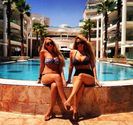 フラットオンリーファン ホットポルノ 写真