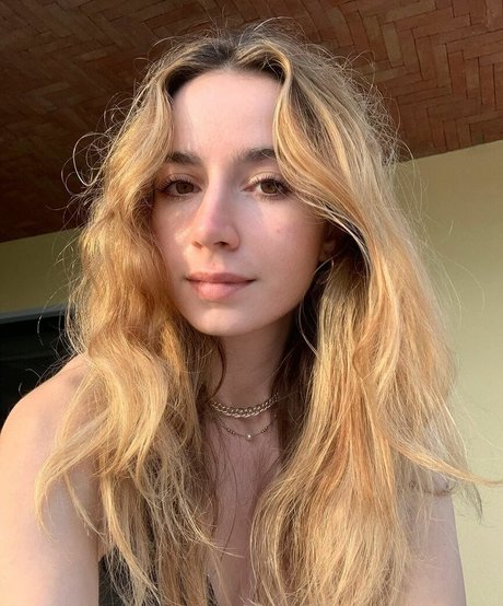 ティーンのおっぱいOnlyFans ホットポルノ 画像