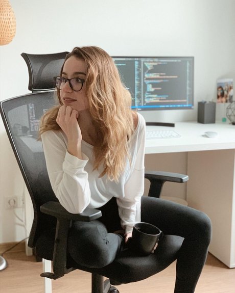 asmrベイビーonlyfans ポルノグラフィック 画像