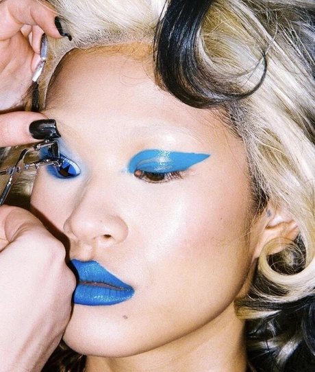 Justine Mae Biticon ポルノスター 写真