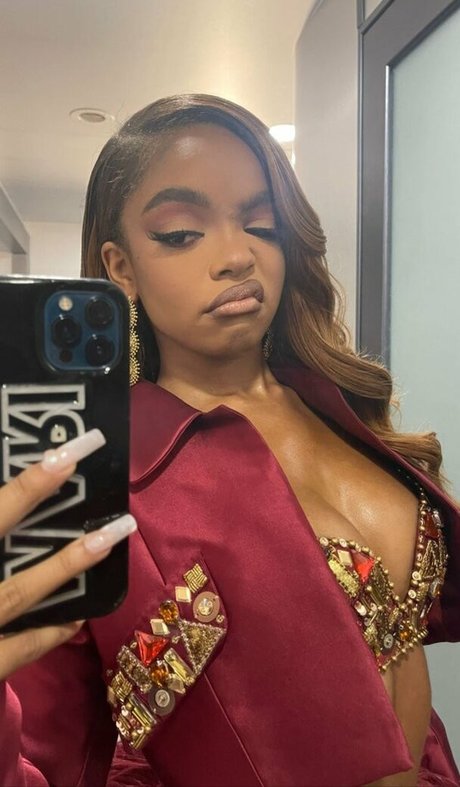 Marsai Martin 最高のポルノスター アーカイブ