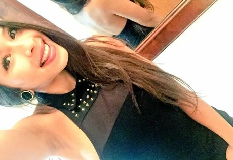 女装オンリーファン ポルノグラフィック 写真