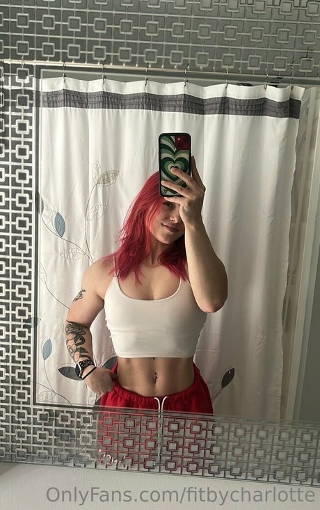 小人エボニーOnlyFans HD 写真