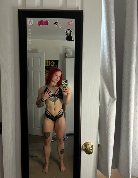 fitbycharlotte ホットなポルノスター 写真