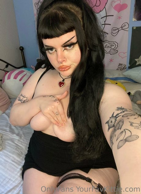 yourfavkittie 裸の女優 画像