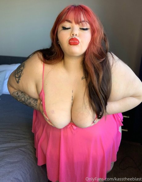 曲線美のティーンズOnlyFans ヌード ギャラリー