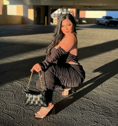 Mizuki Brown ポルノスター トップ 写真