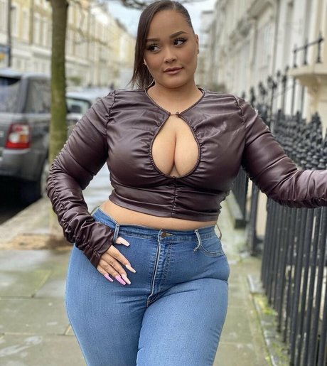 Natalie E Wade ヌードのポルノスター 写真