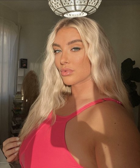 ブルネットの看護師OnlyFans ベスト 写真