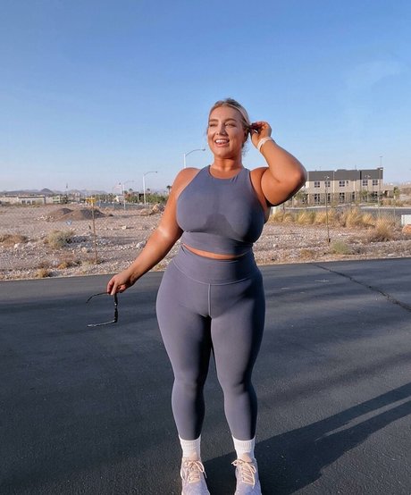 Taya Christian 無料女優 写真