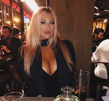 Taya Christian エロティック女優 ギャラリー