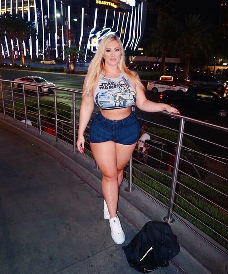 Taya Christian セクシーなスター ギャラリー