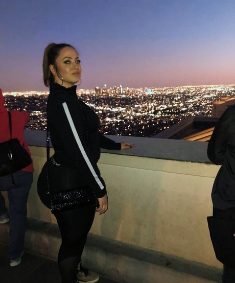 大きなお尻のマンコOnlyFans ホット 写真