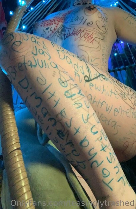 曲線美のティーンズOnlyFans セクシーヌード 画像