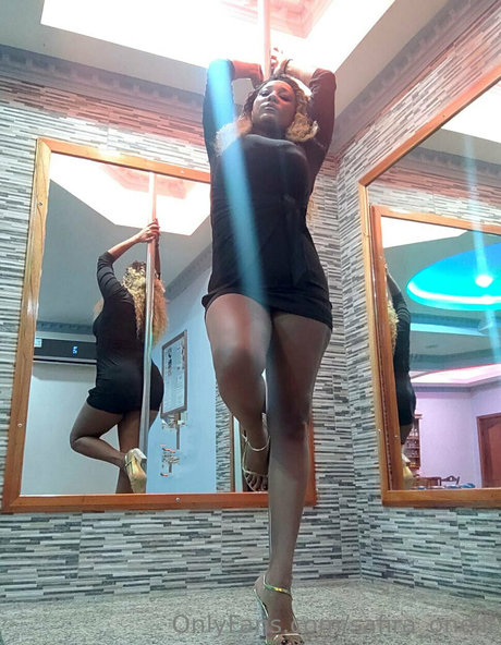 双子のOnlyFans アート裸 ギャラリー