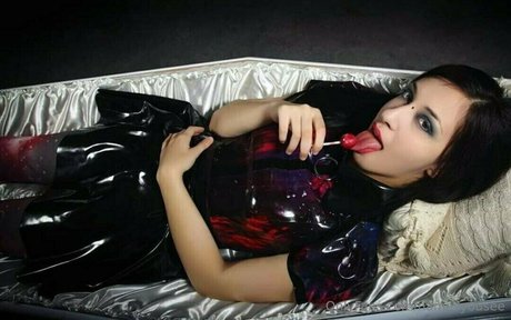 namesyousee 裸のスター 写真