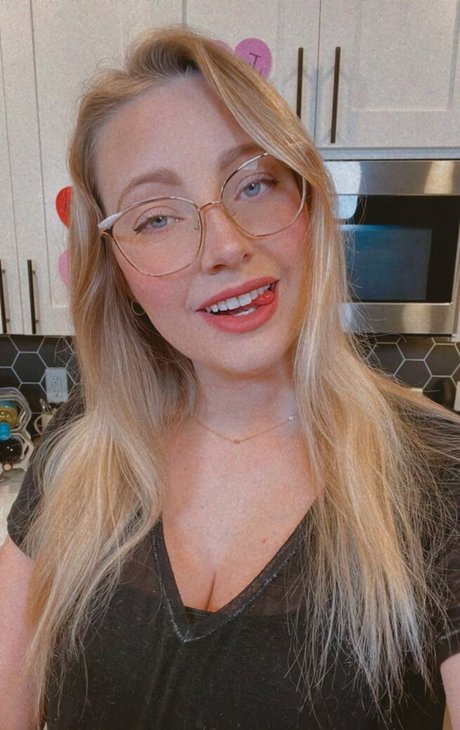 ブロンドオンリーファン 裸 ギャラリー