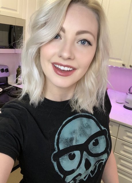 ティーンヌードOnlyFans エロチック 画像