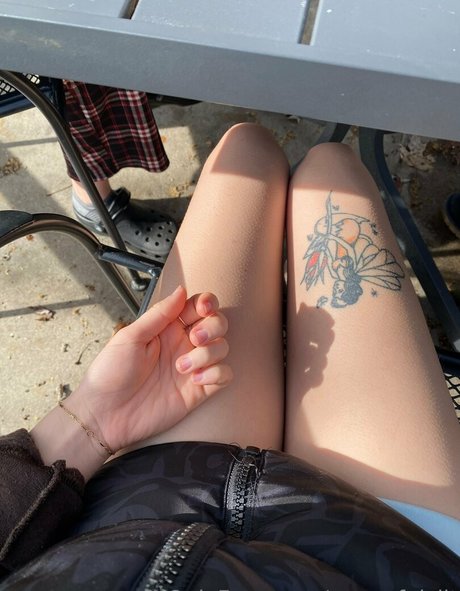 powerfulclit アダルト女優 写真