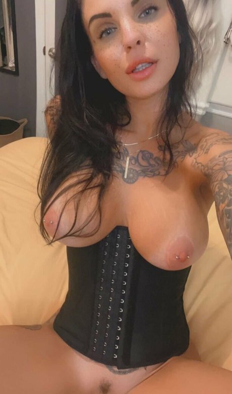 LaurenRad ポルノスター トップ 画像