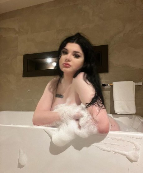 BabyMaddyXo アートモデル 写真