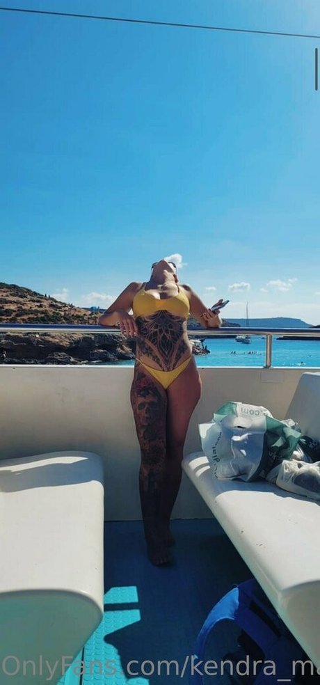 kendra malta 美しいスター ギャラリー