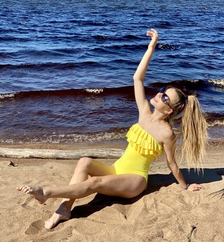 Anna Gloss xxx女優 画像