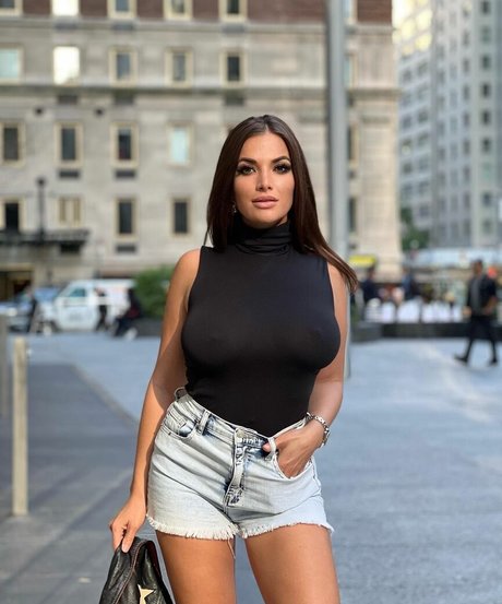 Kira Shine ポルノスター 写真