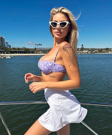 Phoebe Davis 高品質モデル 写真