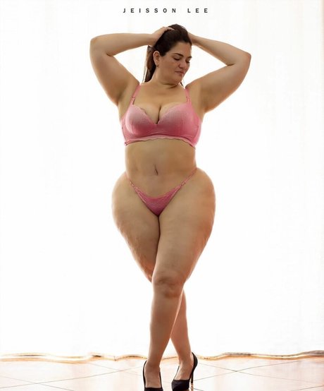 Patricia Curvy XXL ポルノスター エロティック アーカイブ