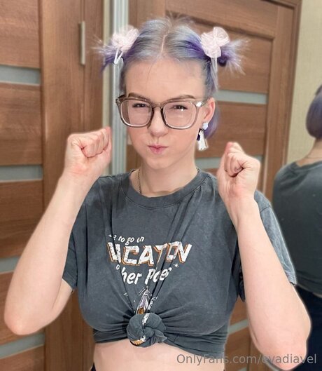 evadiavel セックスポルノスター 画像