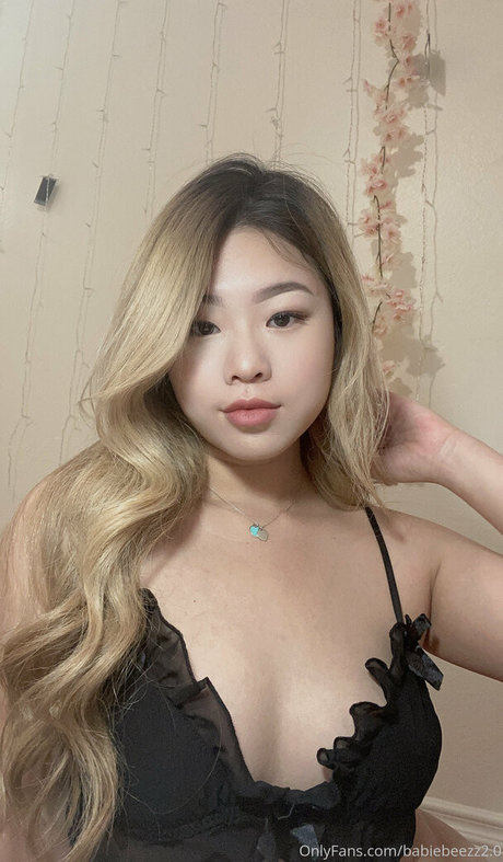 babiebeezz2 0 ヌードのポルノスター 写真