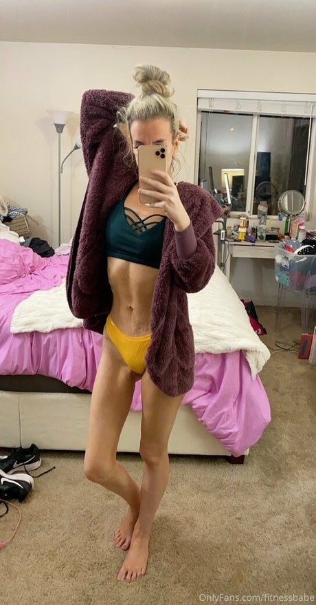 khloeefree 最高のモデル 画像