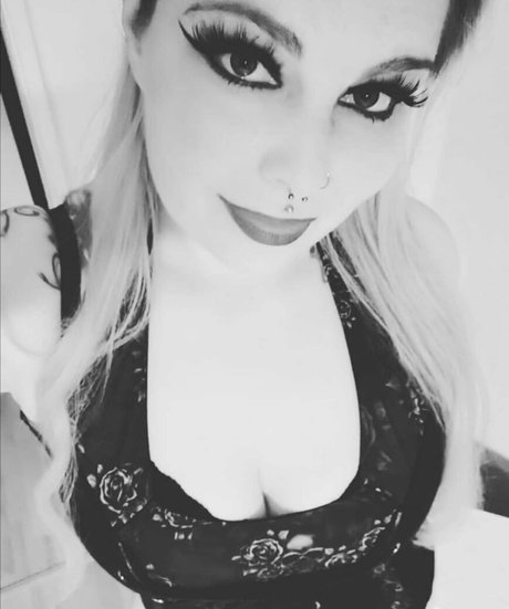 R S SexVidzz 女優 写真