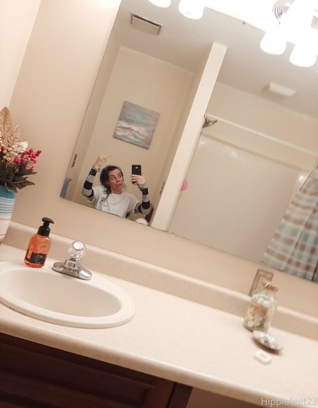 hippiefeet23 ヌードモデル 写真