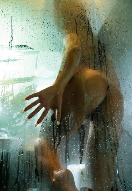 巨乳 射精 OnlyFans セクシー裸 写真