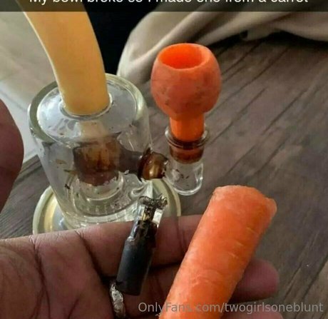 twogirlsoneblunt ポルノモデル 画像