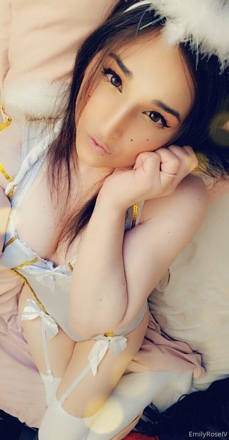 emilyroseiv アート女優 写真