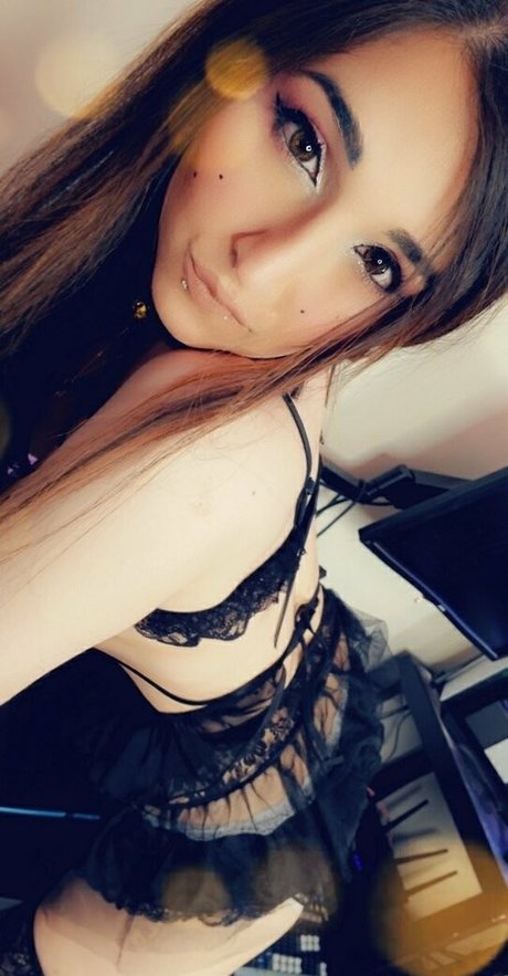 emilyroseiv エロティックモデル 写真