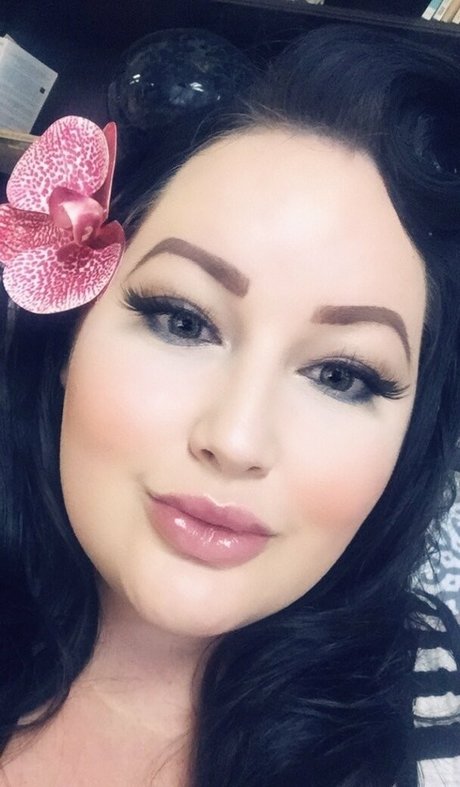 elizaallure ヌードのポルノスター ギャラリー