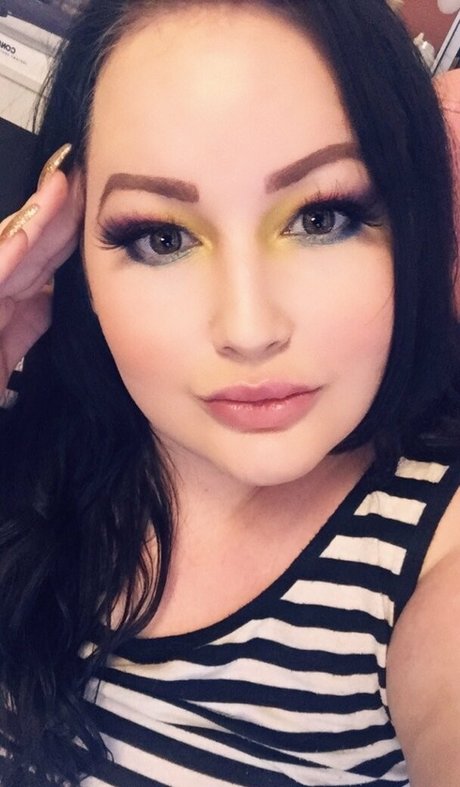 elizaallure ポルノスター ヌード 写真