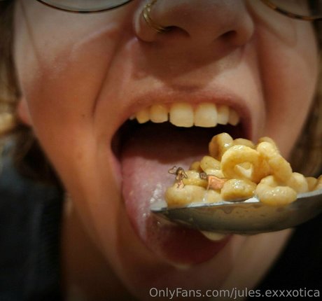 jules exxxotica ポルノモデル 写真