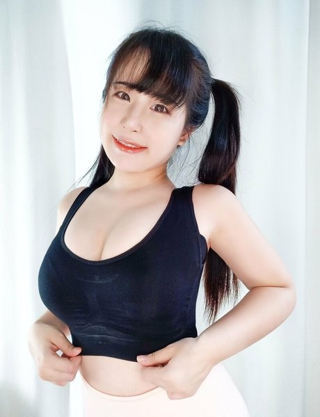 金髪ストリップOnlyFans 無料 画像
