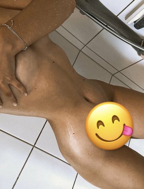 Lara Benjamina ポルノスター HD 写真