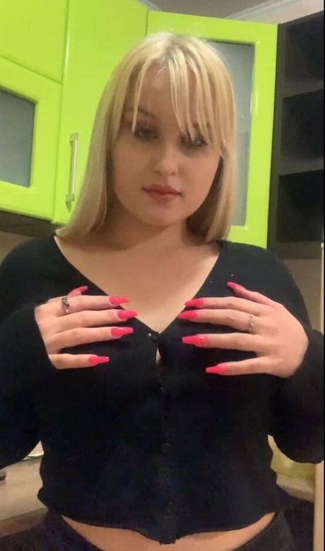 mari lovee free ヌード女優 ギャラリー