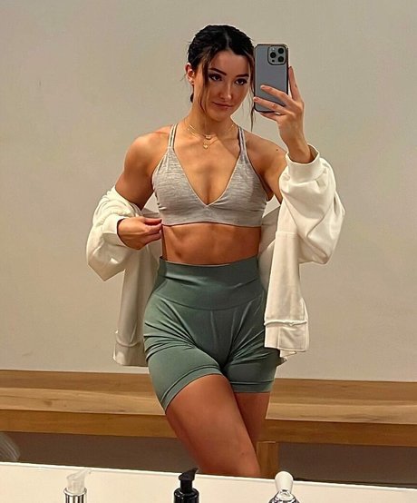 Bethany Tomlinson 完璧なモデル ギャラリー